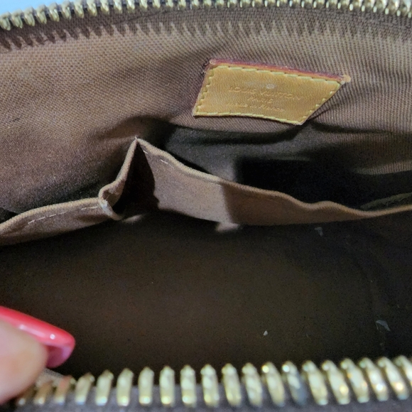 Louis Vuitton Tivoli handbag